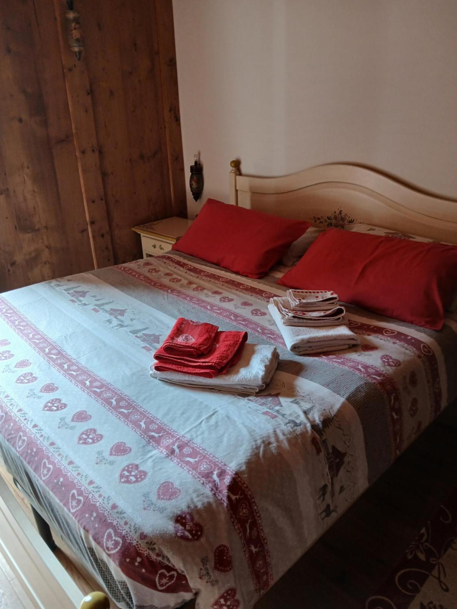 Beb La Stube Dei Partel Bed and Breakfast Ziano di Fiemme Eksteriør billede