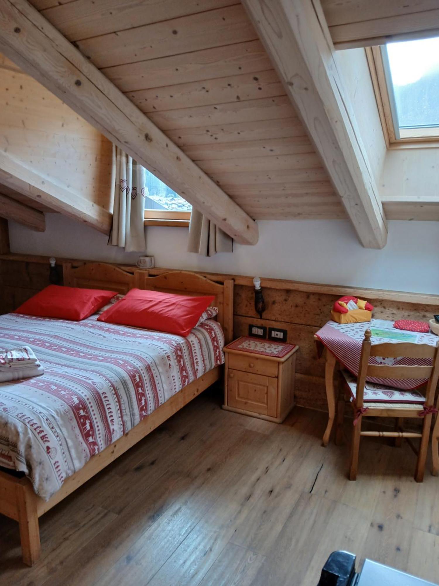 Beb La Stube Dei Partel Bed and Breakfast Ziano di Fiemme Værelse billede